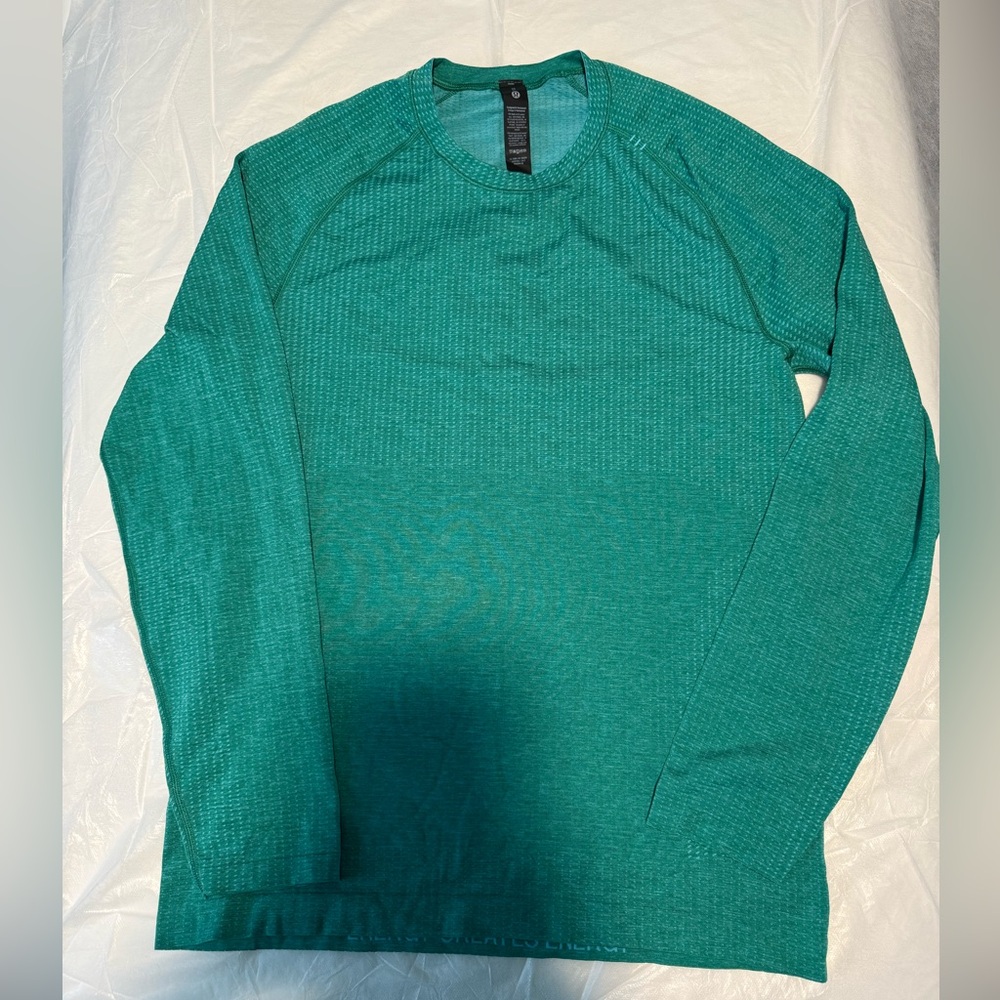 Men’s Lululemon metal tech long sleeve shirt